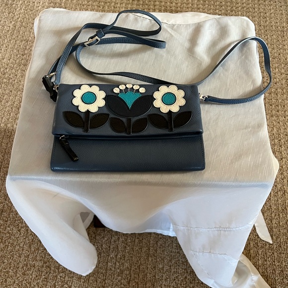 Blue cross body Brighton purse with flowers - Picture 2 of 4